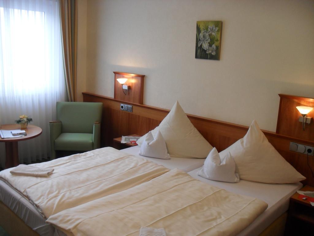 Kröv Hotel Reichsschenke Zum Ritter Gotz "Garni" חדר תמונה