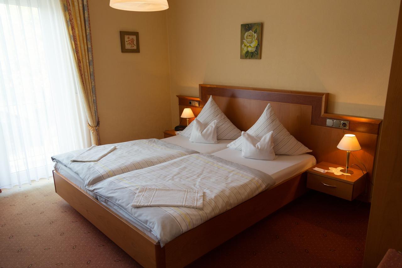 Kröv Hotel Reichsschenke Zum Ritter Gotz "Garni" מראה חיצוני תמונה